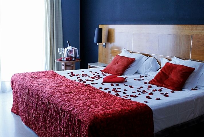 Hotel Calasanz Молинс-де-Рей Экстерьер фото