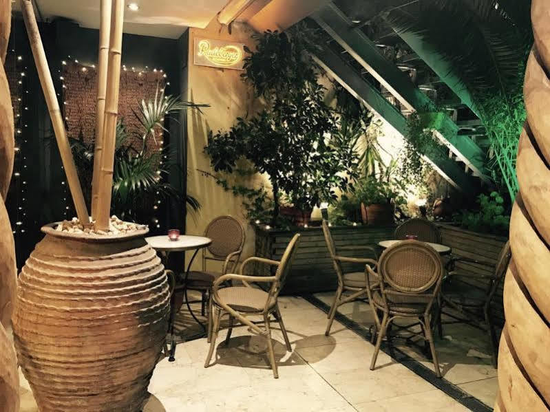 Hotel Calasanz Молинс-де-Рей Экстерьер фото